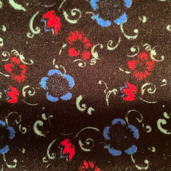 LulaRoe Tall & Curvy Leggings NWOT - Picture 2 of 3